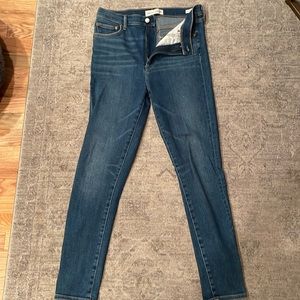 Aritzia Demin Forum Lola high rise skinny jeans sz 31